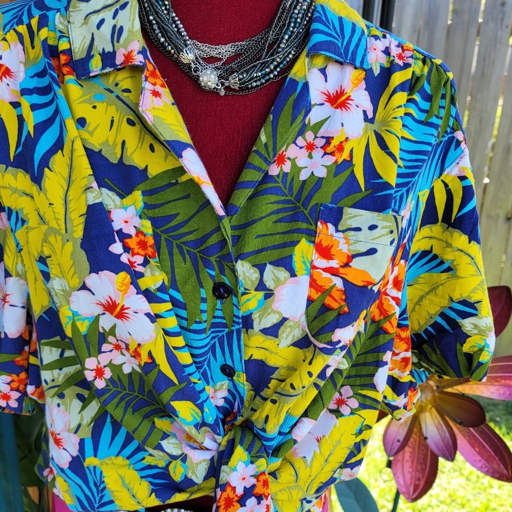 Floral Curvy Shirt
